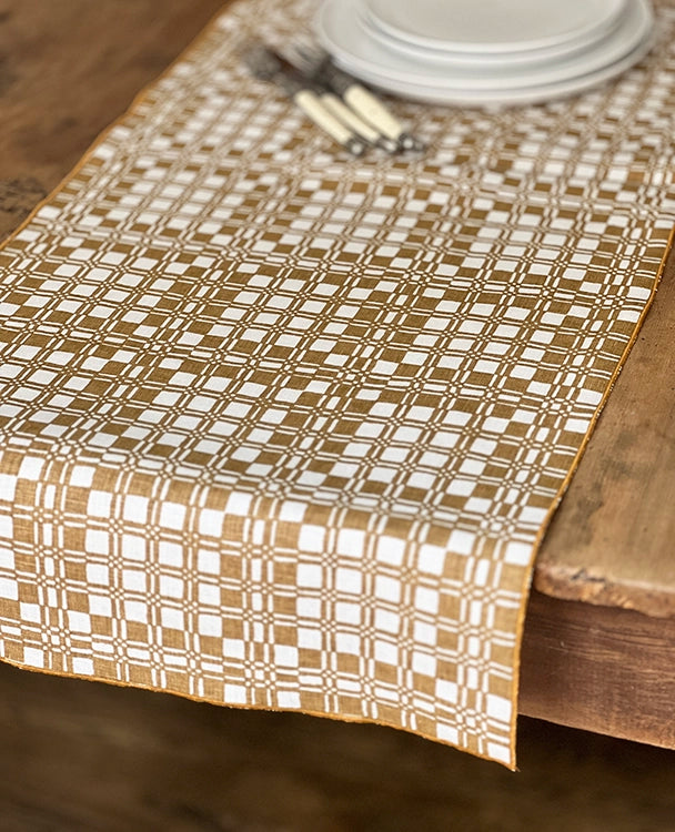 Table Runner Lillu - Saddle on White